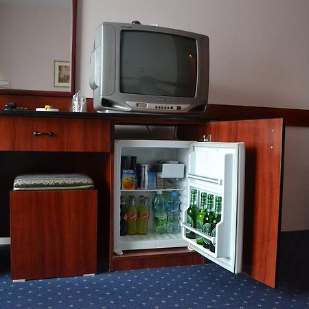 Hotel Mimoza Kumanovo Kültér fotó
