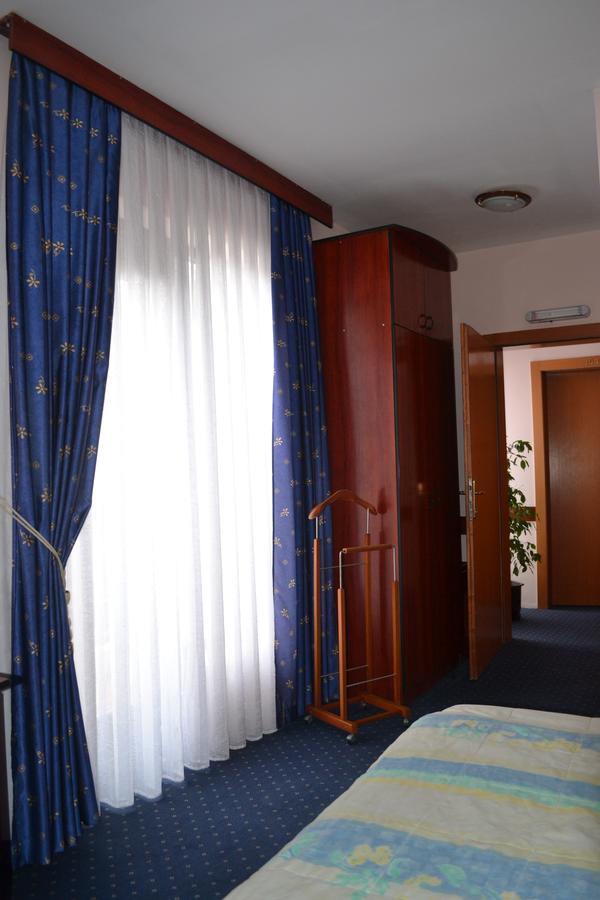 Hotel Mimoza Kumanovo Kültér fotó