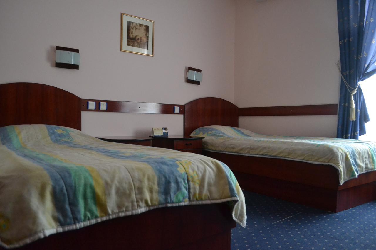 Hotel Mimoza Kumanovo Kültér fotó