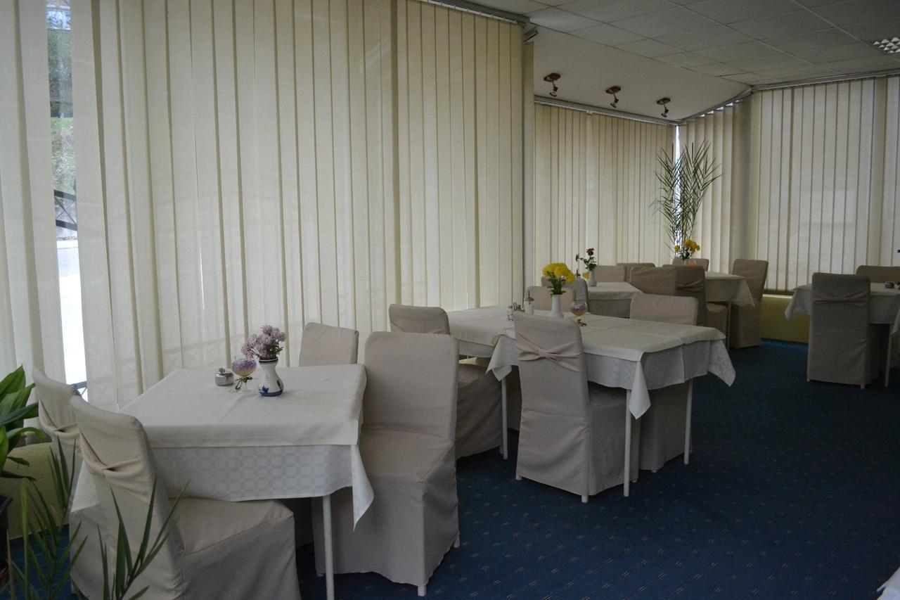 Hotel Mimoza Kumanovo Kültér fotó