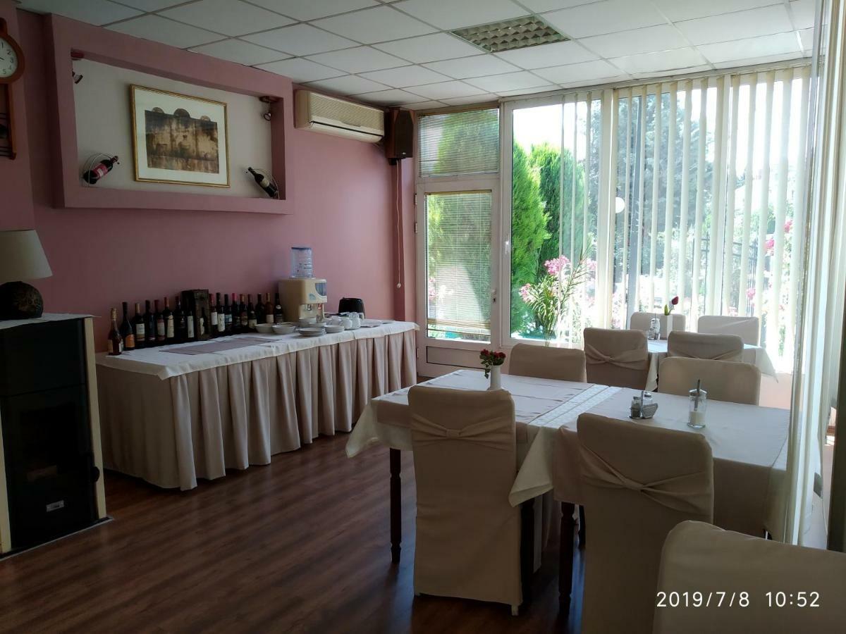 Hotel Mimoza Kumanovo Kültér fotó